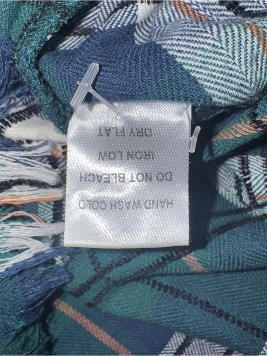 MABLE Oversized Plaid Flannel Frayed Hi-Lo Hem Cropped Boxy Fit Size Small - Picture 7 of 9